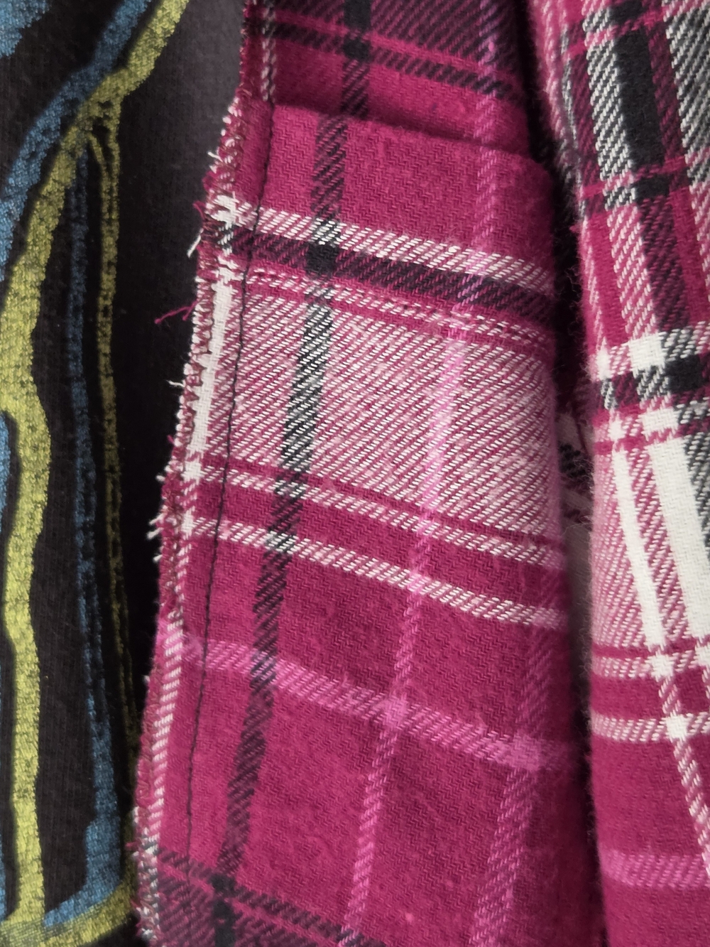 MTV Black Graphic Tee with Plaid Long Sleeves - Picture 7 of 8